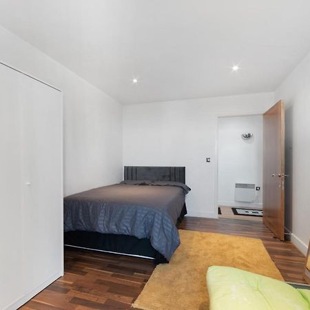 Excel 3 Bedroom Apartment Near City Airport And O2 Arena Лондон Экстерьер фото