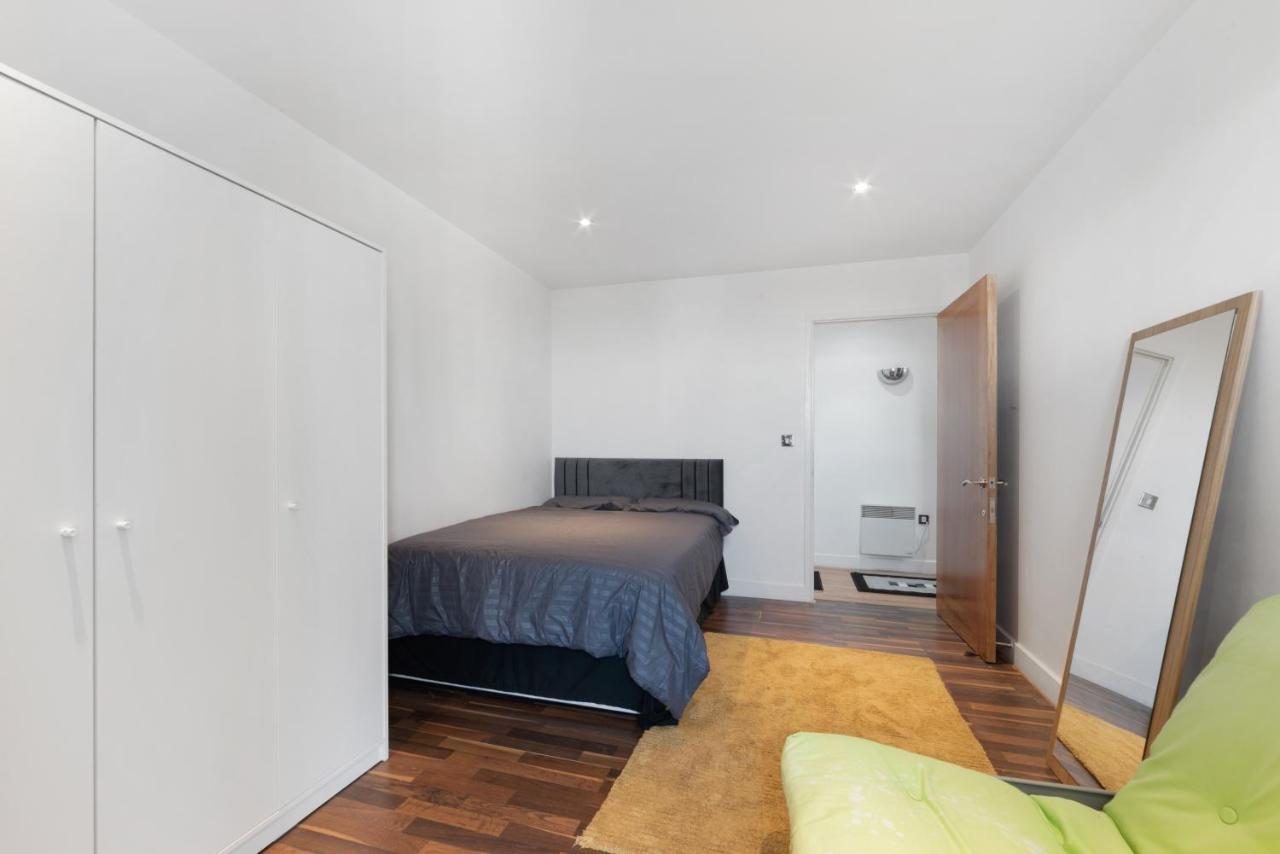 Excel 3 Bedroom Apartment Near City Airport And O2 Arena Лондон Экстерьер фото