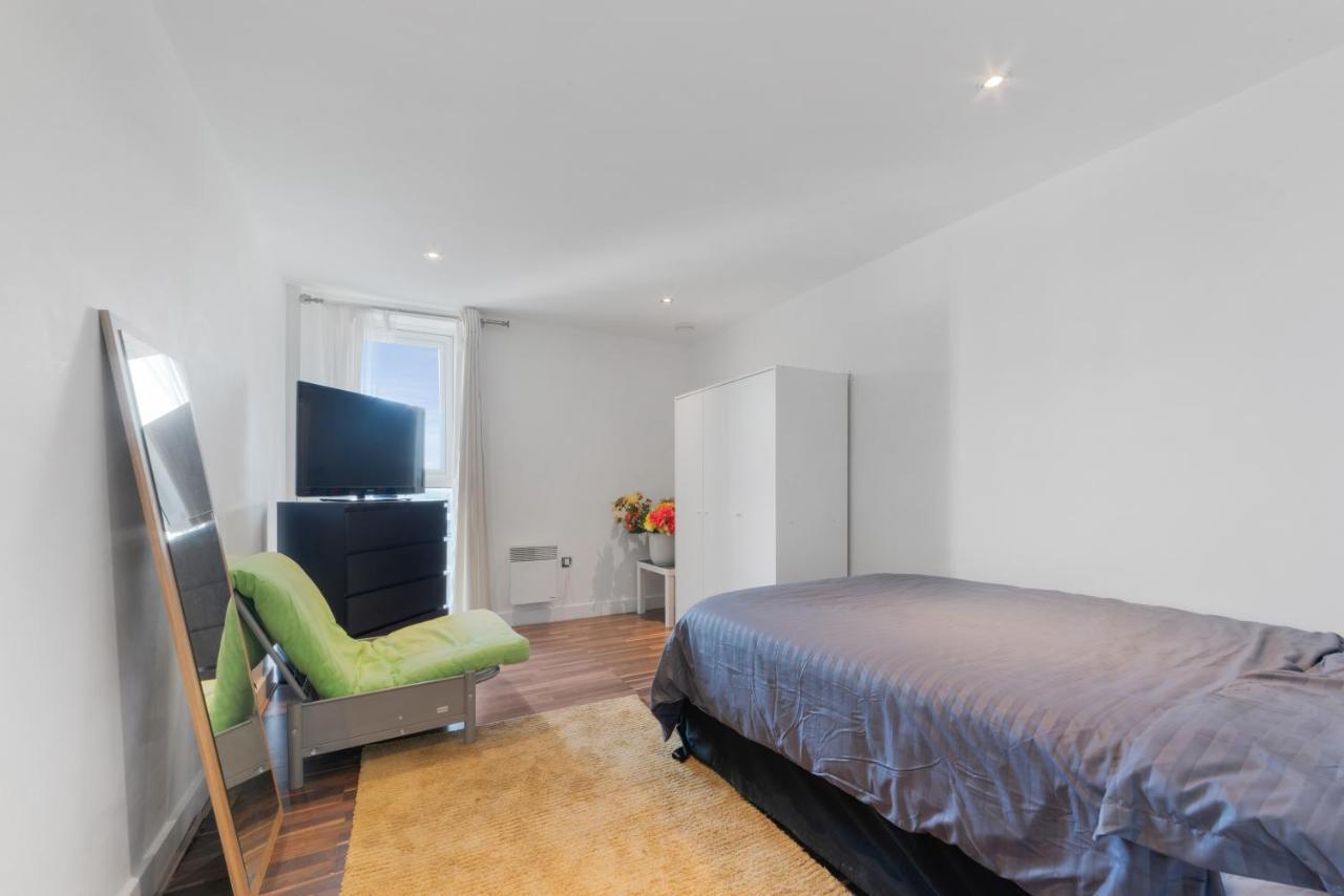 Excel 3 Bedroom Apartment Near City Airport And O2 Arena Лондон Экстерьер фото