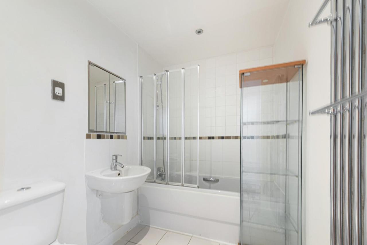 Excel 3 Bedroom Apartment Near City Airport And O2 Arena Лондон Экстерьер фото
